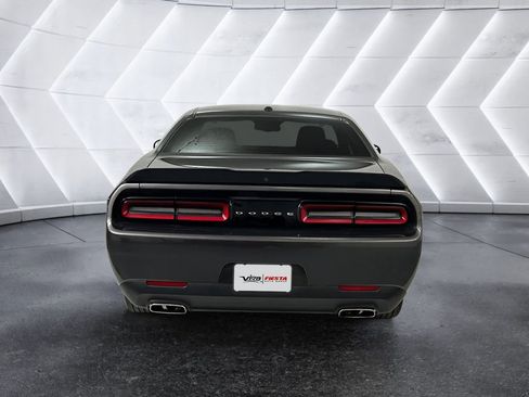 Used 2023 Dodge Challenger SXT image 5