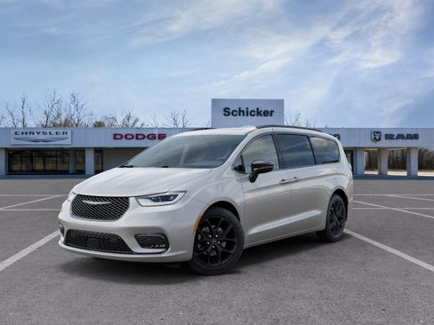 New 2026 Chrysler Pacifica Limited w/ S Appearance Package image 27