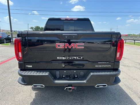 Used 2022 GMC Sierra 1500 Denali w/ Technology Package AWD/4WD image 4