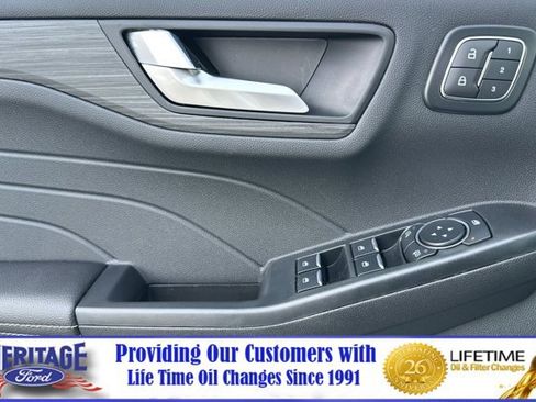 New 2025 Ford Escape SE w/ PHEV Premium Package image 8