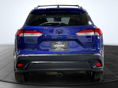 Used 2024 Toyota Corolla Cross SE image 4
