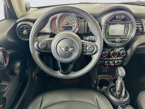 Used 2018 MINI Cooper 2-Door Hardtop image 22