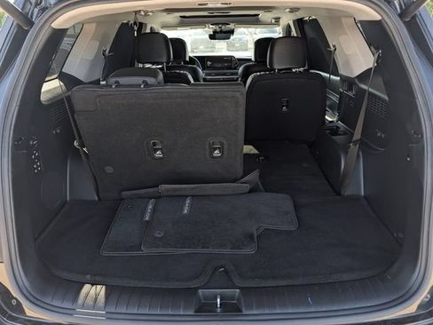 Used 2023 Hyundai Palisade Limited w/ Cargo Package FWD image 29