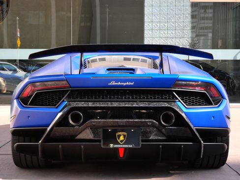 Used 2018 Lamborghini Huracan Performante image 4