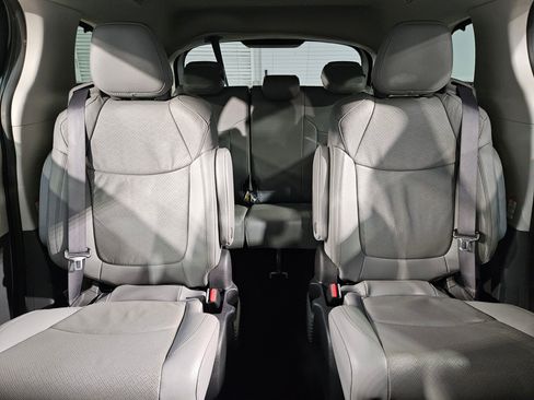 Certified 2024 Toyota Sienna Limited FWD image 13