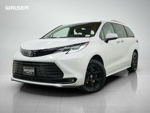Certified 2026 Toyota Sienna XLE Woodland Edition AWD/4WD image 1