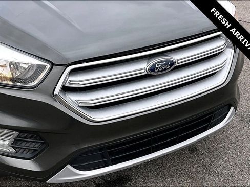 Used 2018 Ford Escape SE image 31