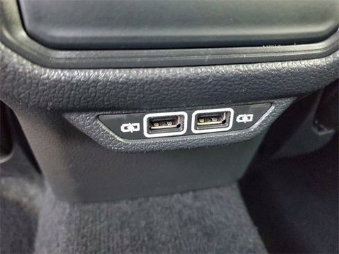 Certified 2022 Volkswagen Passat 2.0T R-Line image 10