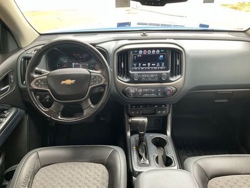 Used 2018 Chevrolet Colorado Z71 AWD/4WD image 3