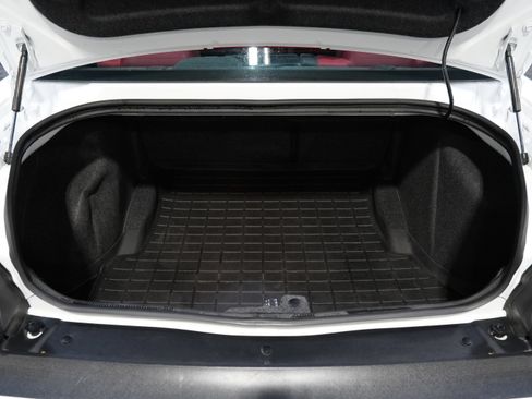 Used 2014 Dodge Challenger SXT RWD image 45