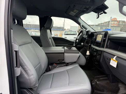 New 2026 Ford F250 XL w/ XL Chrome Package image 23