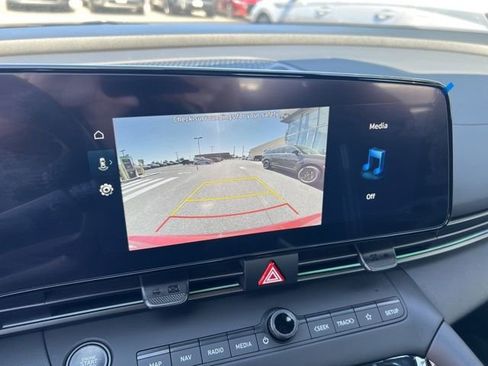 New 2025 Hyundai Elantra SEL image 14