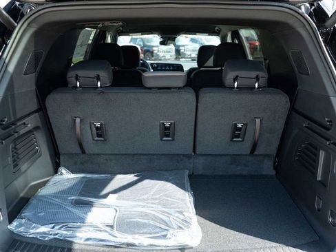 New 2026 Chevrolet Traverse LT image 8