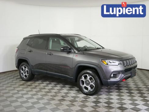 Used 2022 Jeep Compass Trailhawk w/ Trailhawk Convenience Group image 1