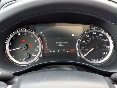 Used 2024 Toyota Highlander XLE image 24