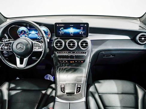 Used 2022 Mercedes-Benz GLC 300 image 11