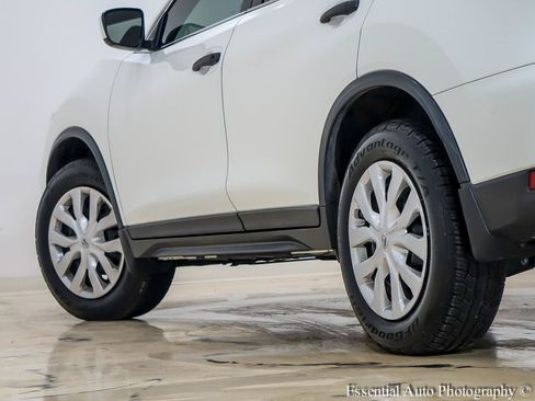 Used 2018 Nissan Rogue S AWD/4WD image 11