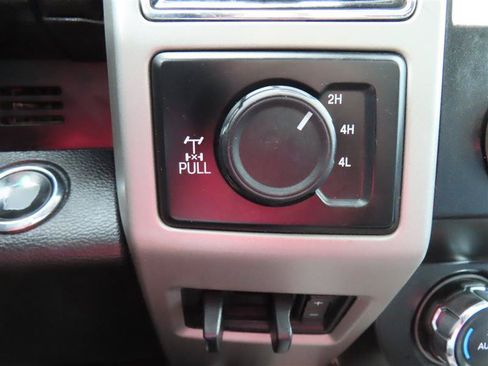 Used 2019 Ford F250 Lariat w/ Lariat Ultimate Package AWD/4WD image 24