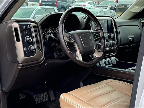 Used 2017 GMC Sierra 1500 Denali w/ Denali Ultimate Package image 11