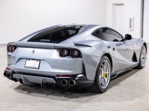 Used 2019 Ferrari 812 Superfast RWD image 9