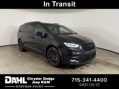 Used 2025 Chrysler Pacifica Limited