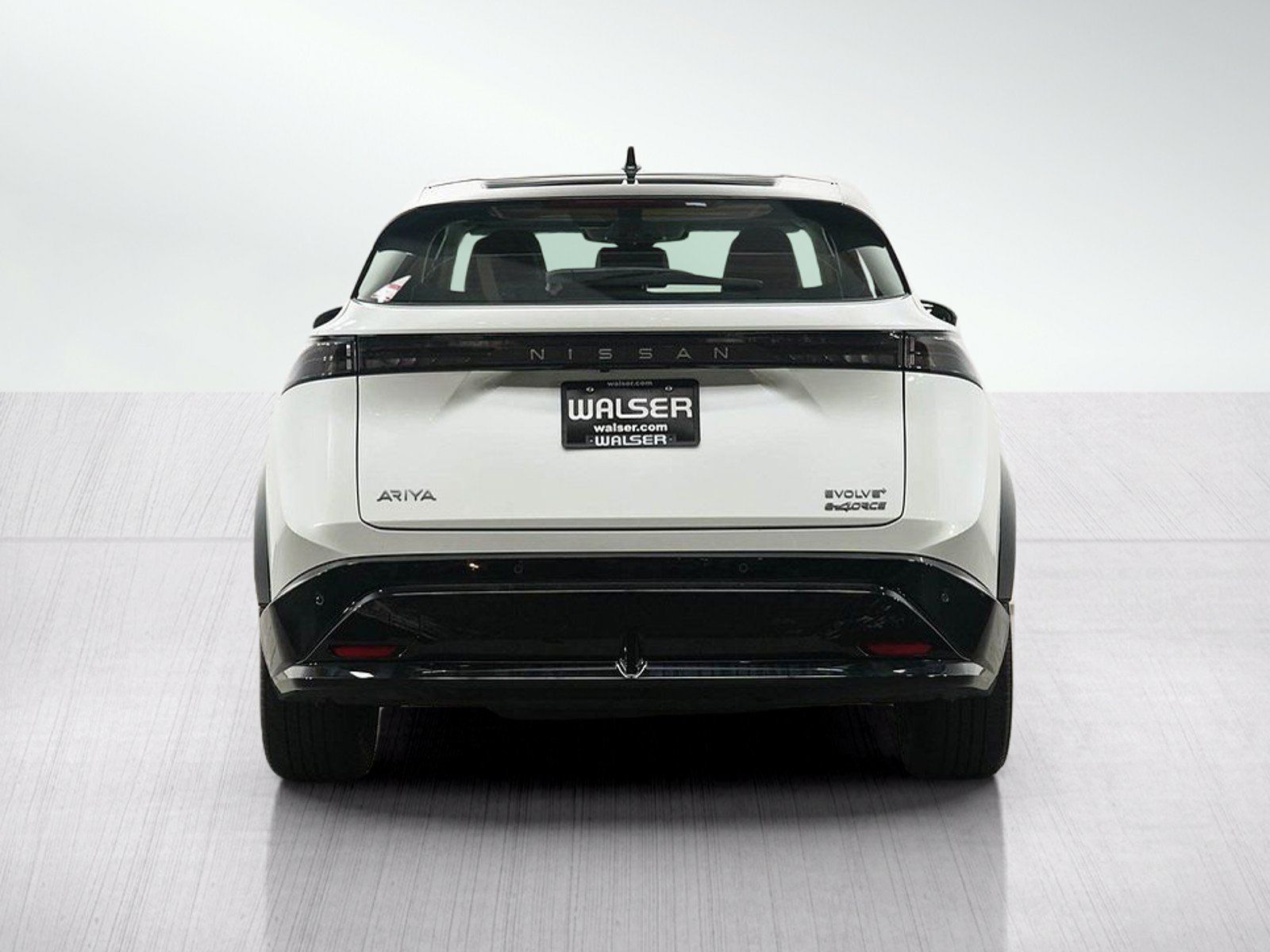 Used 2023 Nissan Ariya AWD image 5