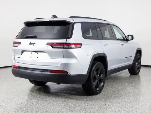 Used 2023 Jeep Grand Cherokee L Laredo image 7