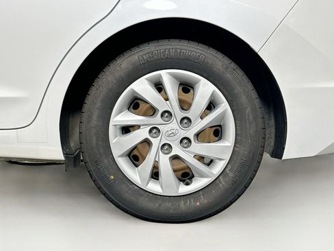 Used 2020 Hyundai Elantra SE w/ Cargo Package (C1) FWD image 11