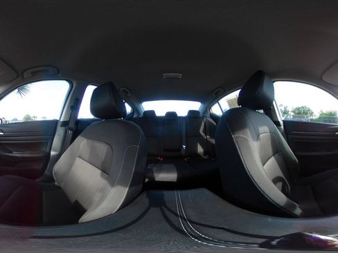 Used 2025 Nissan Altima 2.5 SV FWD image 43