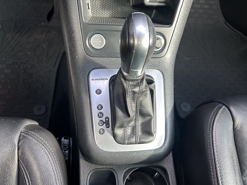Used 2017 Volkswagen Tiguan Sport AWD/4WD image 31