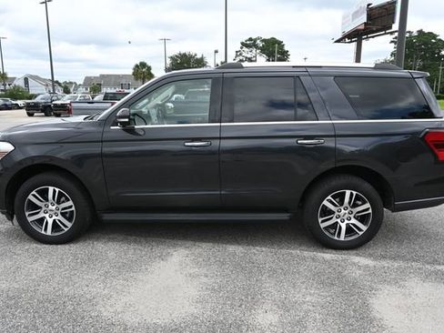 Used 2024 Ford Expedition Limited image 2