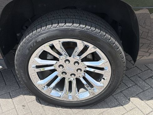 Certified 2019 Cadillac Escalade Luxury w/ LPO, Escalade Noir Package RWD image 16