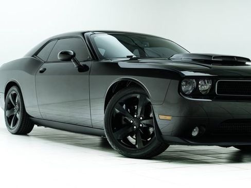 Used 2012 Dodge Challenger R/T image 3