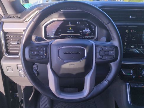 Certified 2022 GMC Sierra 1500 Denali image 6