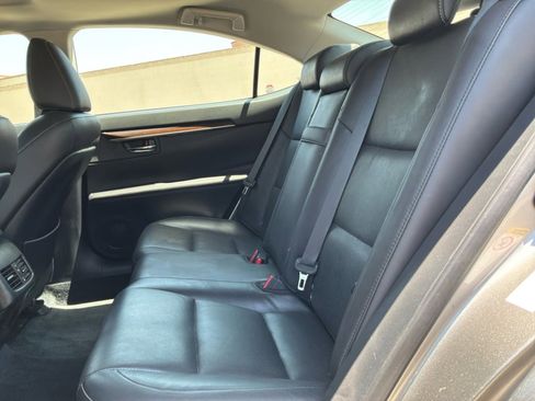 Used 2015 Lexus ES 350 w/ Luxury Package FWD image 18
