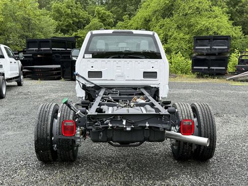 New 2025 Ford F550 4x4 SuperCab Super Duty image 3