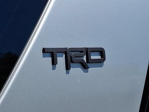 Used 2020 Toyota 4Runner TRD Off-Road Premium AWD/4WD image 33