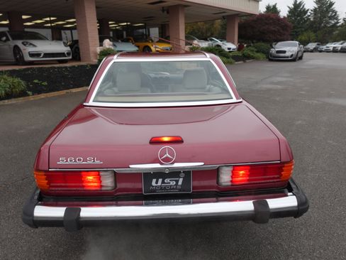 Used 1989 Mercedes-Benz 560 SL image 4