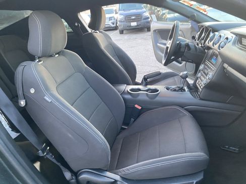 Used 2015 Ford Mustang Coupe image 21