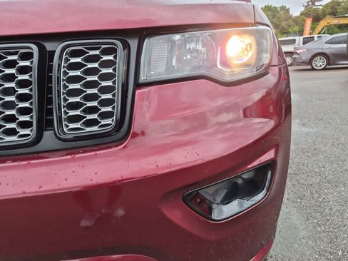 Certified 2019 Jeep Grand Cherokee Altitude AWD/4WD image 11