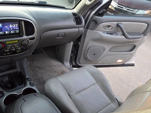 Used 2002 Toyota Sequoia Limited image 32