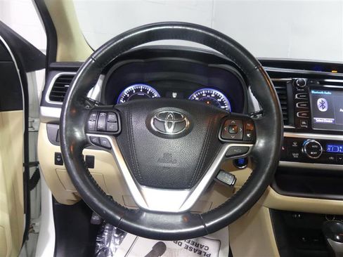 Used 2015 Toyota Highlander Limited Platinum image 30