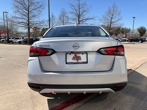 Used 2025 Nissan Versa SV image 7