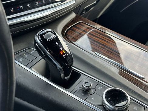 Used 2023 Cadillac Escalade Premium Luxury image 22