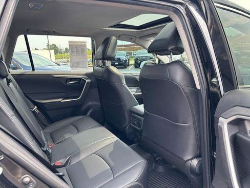 Certified 2021 Toyota RAV4 XLE Premium AWD/4WD image 10
