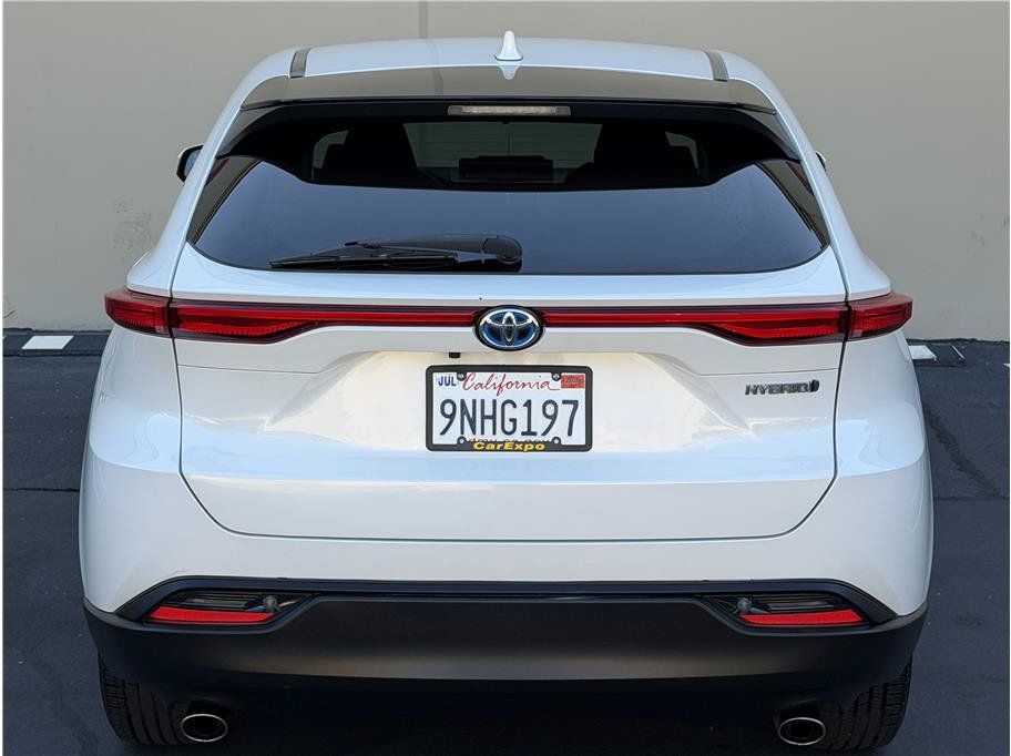 Used 2022 Toyota Venza LE AWD/4WD image 6