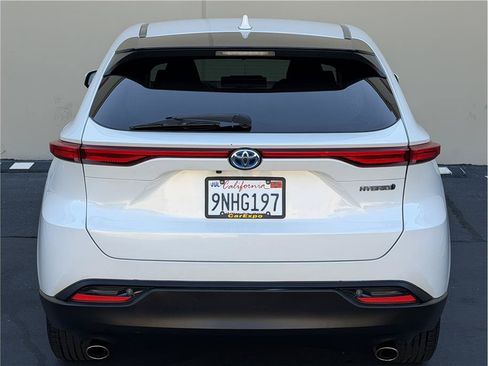 Used 2022 Toyota Venza LE AWD/4WD image 6