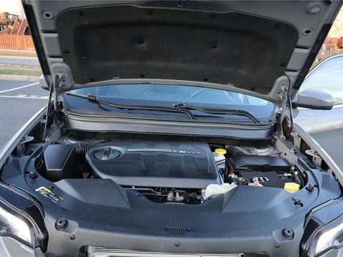 Used 2021 Jeep Cherokee Latitude Lux w/ Sun & Sound Group image 10