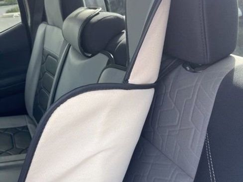 Used 2021 Toyota Tacoma TRD Off-Road w/ Technology Package image 9