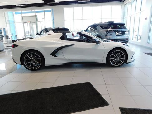 Used 2023 Chevrolet Corvette Stingray Preferred Conv w/ Z51 Performance Package RWD image 2